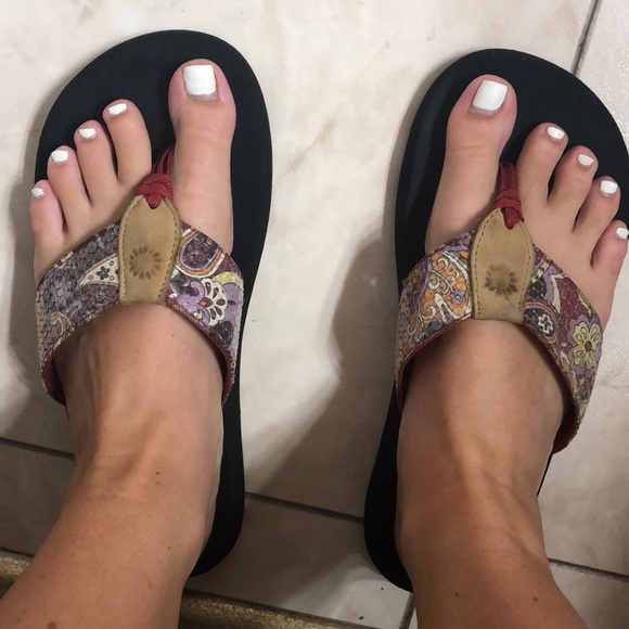 yellow box high heel flip flops